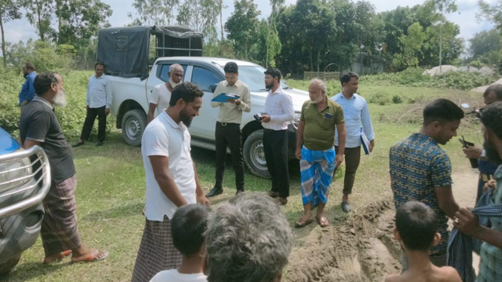 পঞ্চগড়ে ফসলি জমির মাটি কেটে বালু-পাথর উত্তোলন, ১ মাসের কারাদণ্ড
