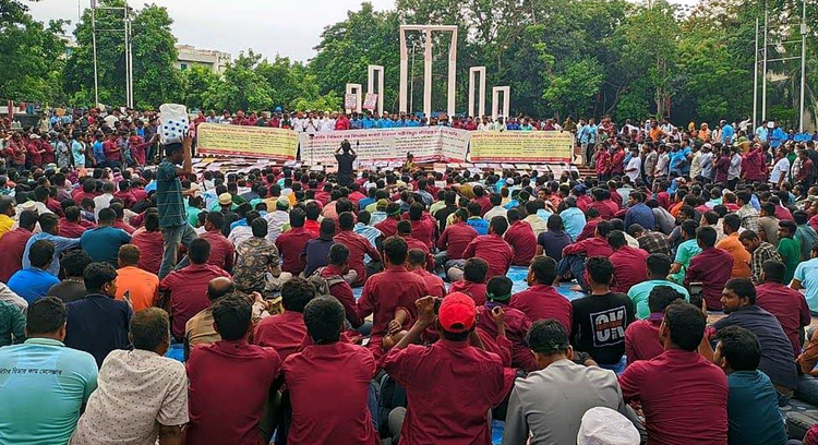 সাত দফা দাবিতে সারা দেশে পল্লী বিদ্যুৎ কর্মীদের কর্মবিরতি 