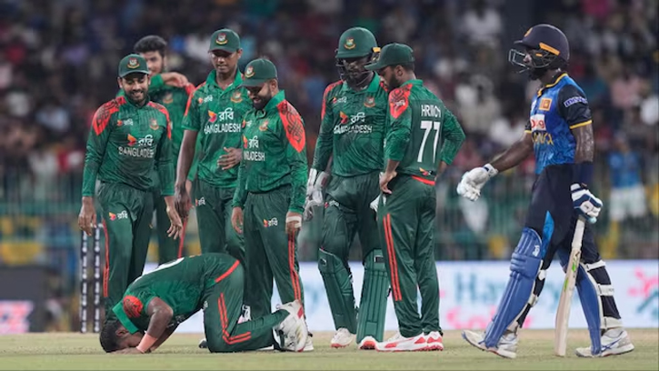 শেষের নাটকে মোস্তাফিজের জাদু, শ্রীলঙ্কাকে হারিয়ে সিরিজে বাঁচল বাংলাদেশ