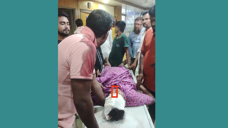 ঘরে ঢুকে ছুরিকাঘাত,আ.লীগ নেতার মায়ের মৃত্যু