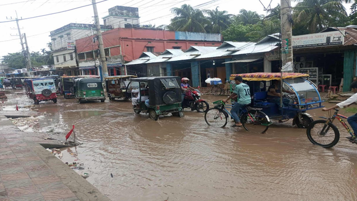 সন্দ্বীপে গুপ্তছড়া সড়ক বেহাল: খানাখন্দে ভরা রাস্তায় চরম ভোগান্তি
